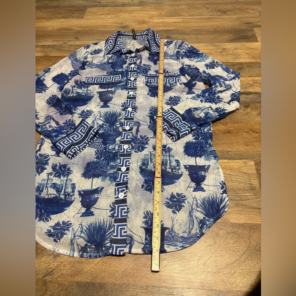 PrettyLittleThing Blue & White Chinoiserie Button-Down Shirt | Size US 4 | - Picture 3 of 6